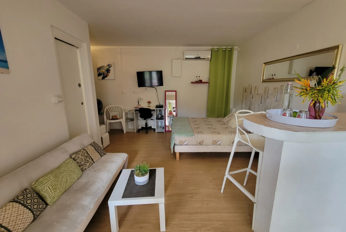 Studio à Anse Mitan avec terrasse, proche plage, idéal pour investissement ou résidence secondaire 