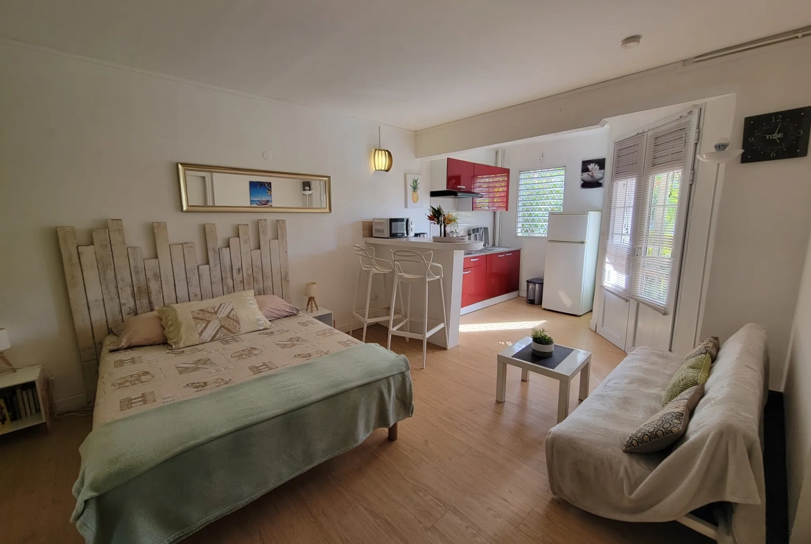Studio à Anse Mitan avec terrasse, proche plage, idéal pour investissement ou résidence secondaire 