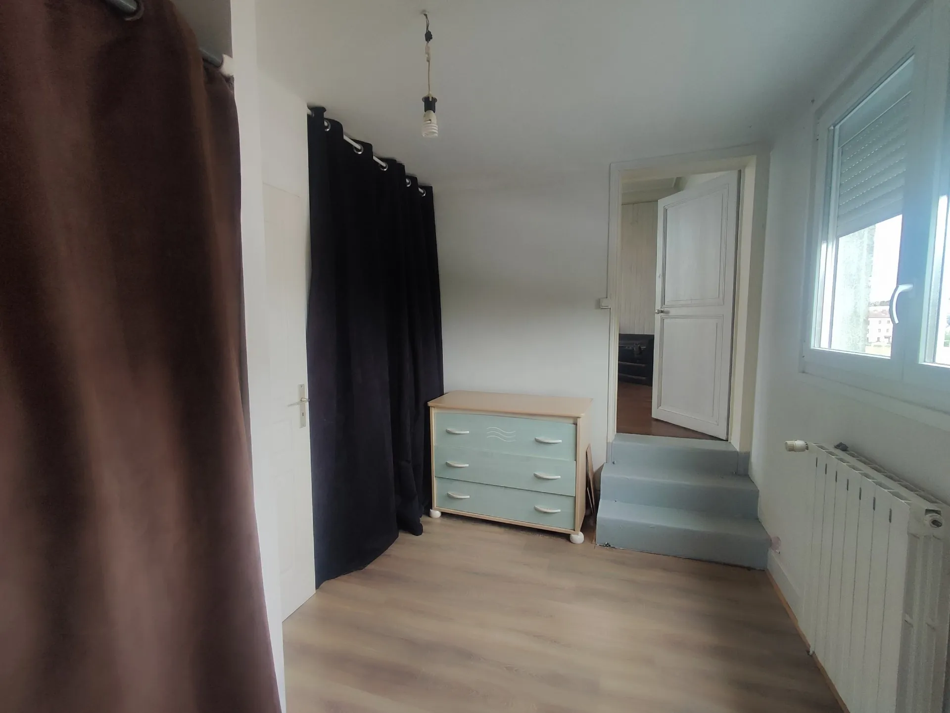 À vendre maison 3 chambres à Nevers, terrain de 406 m², proche commodités 