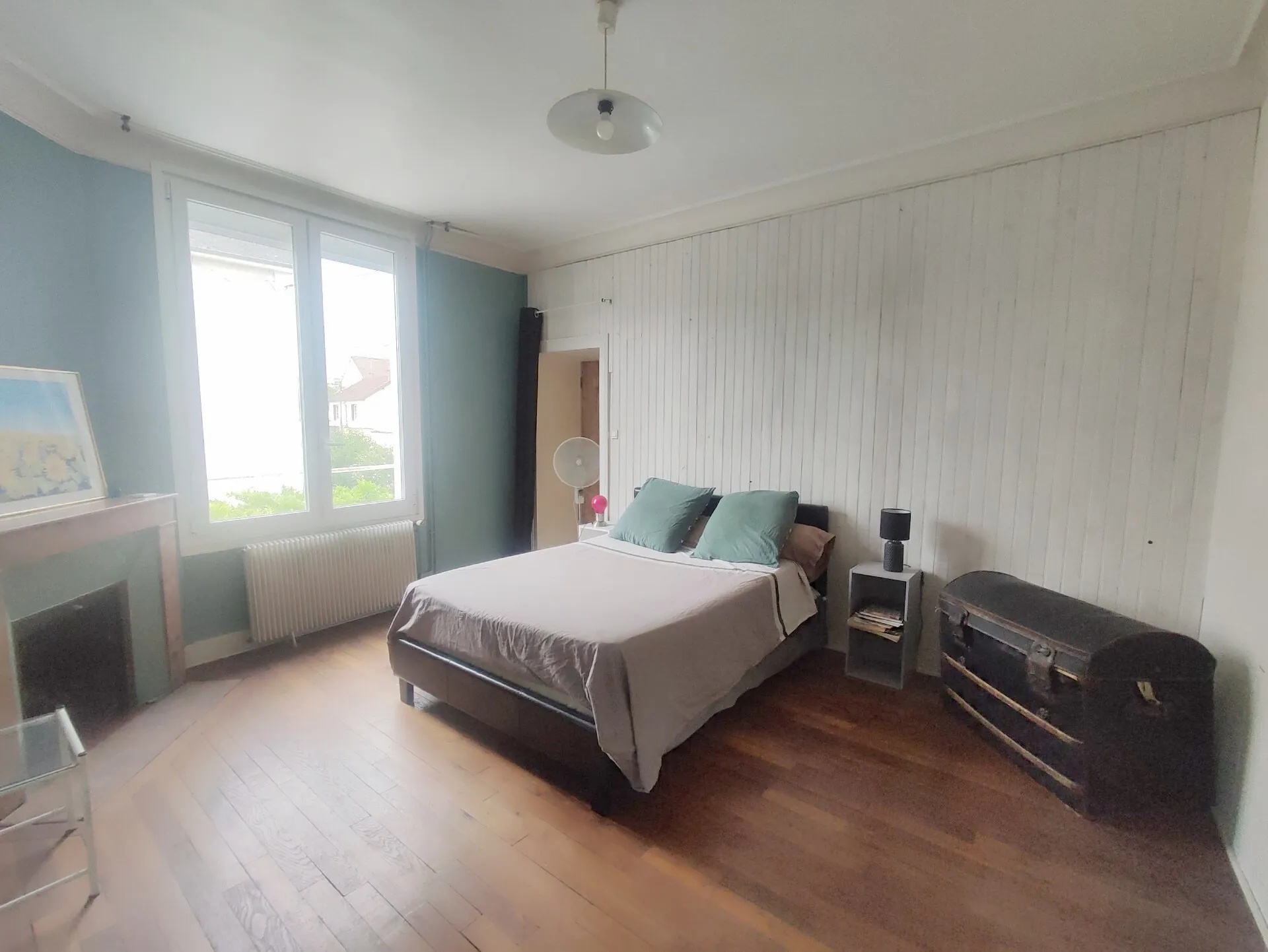 À vendre maison 3 chambres à Nevers, terrain de 406 m², proche commodités 