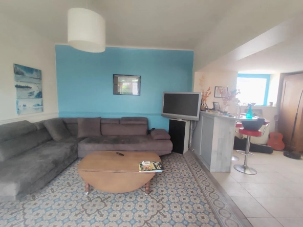 À vendre maison 3 chambres à Nevers, terrain de 406 m², proche commodités