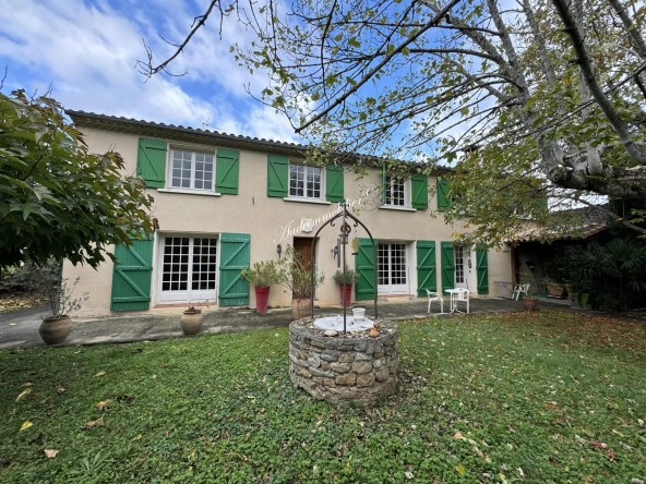 Maison spacieuse avec jardin et garages à Quillan, Haute-Vallée de l'Aude