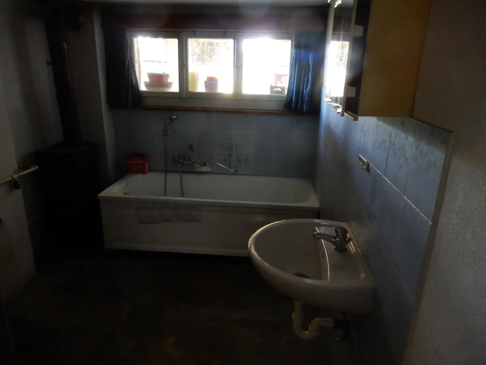 Maison de village à rénover de 103 m² à Bouxwiller, vaste terrain et garage double 