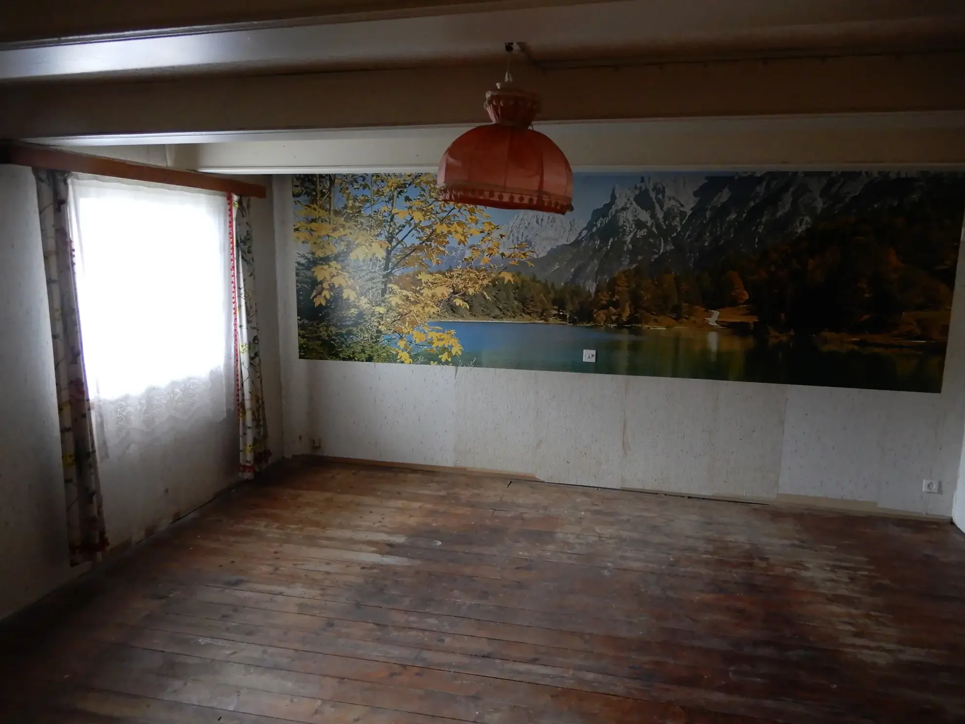 Maison de village à rénover de 103 m² à Bouxwiller, vaste terrain et garage double 