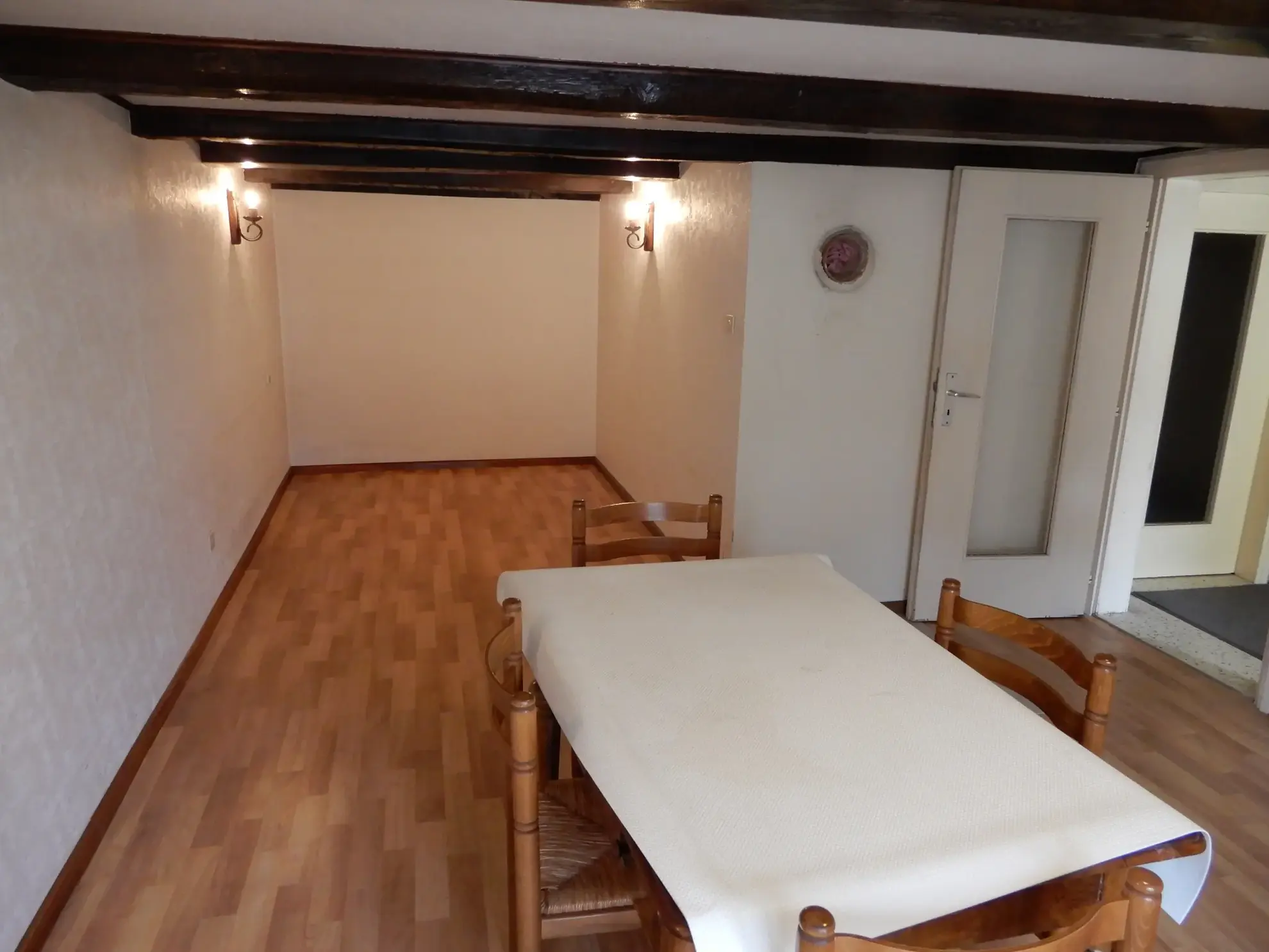 Maison de village à rénover de 103 m² à Bouxwiller, vaste terrain et garage double 