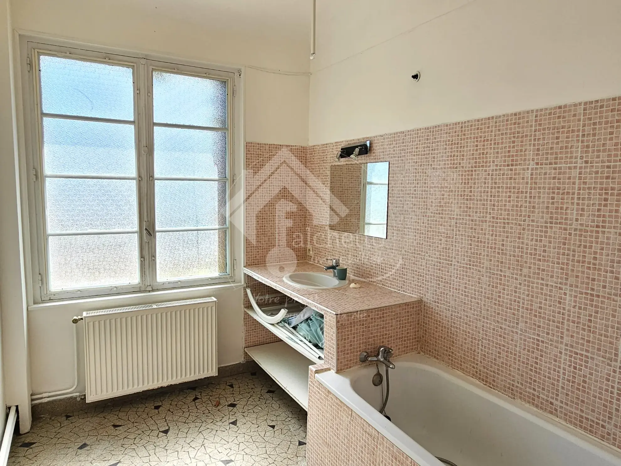 Belle maison familiale avec grand terrain à Cusset, 3 niveaux, 5 chambres 