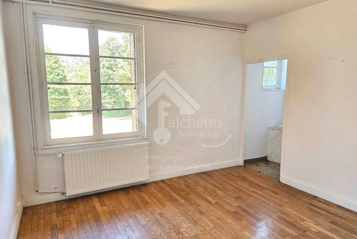 Belle maison familiale avec grand terrain à Cusset, 3 niveaux, 5 chambres 