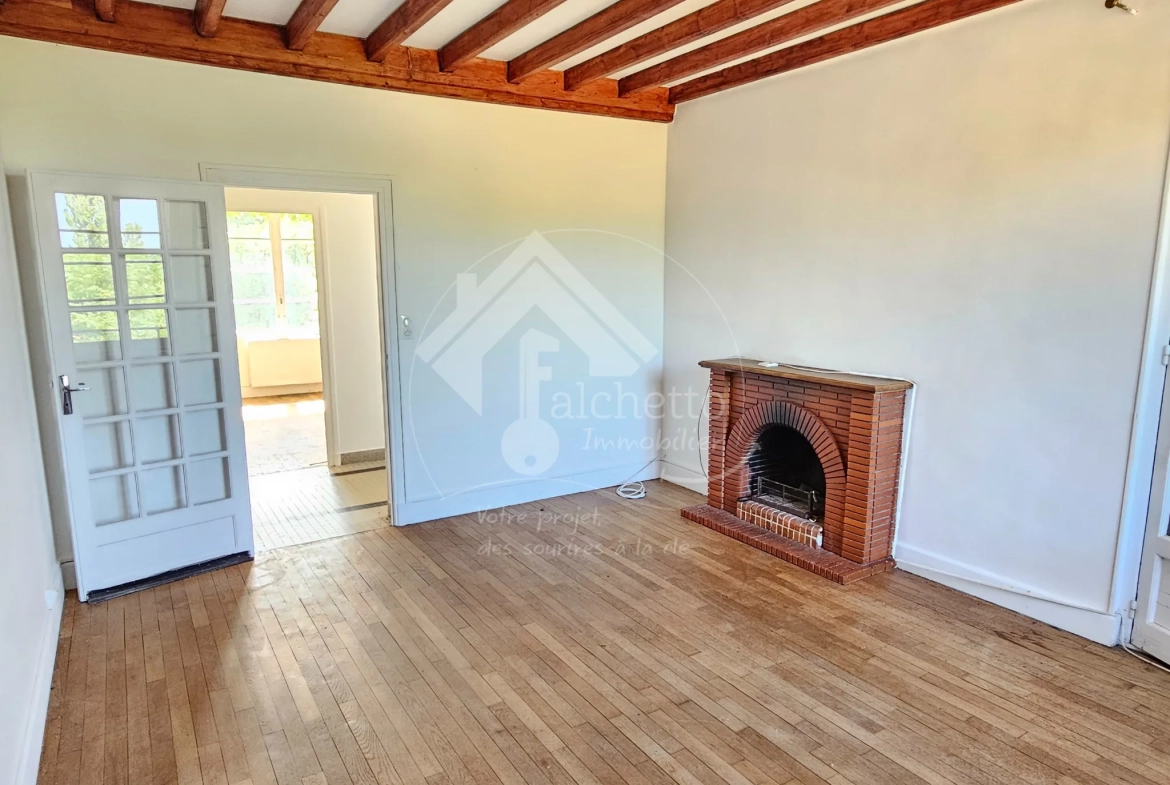 Belle maison familiale avec grand terrain à Cusset, 3 niveaux, 5 chambres 