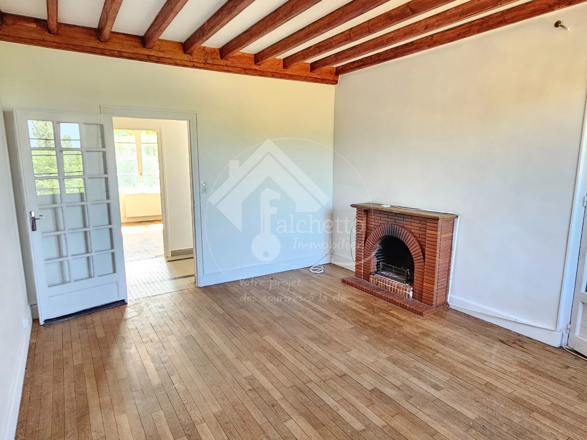 Belle maison familiale avec grand terrain à Cusset, 3 niveaux, 5 chambres 