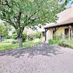 Maison à vendre à Mirefleurs avec grand jardin et potentiel de rénovation