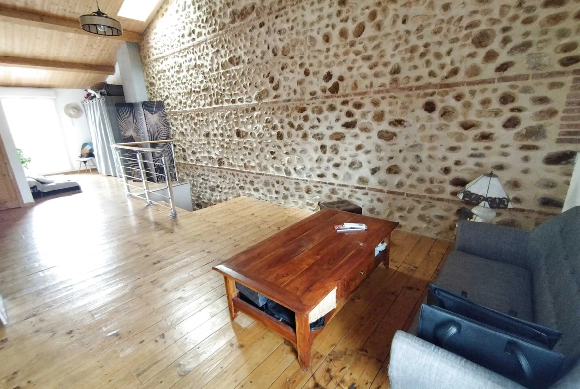 Maison de village rénovée à Cabestany avec garage et grande suite parentale 