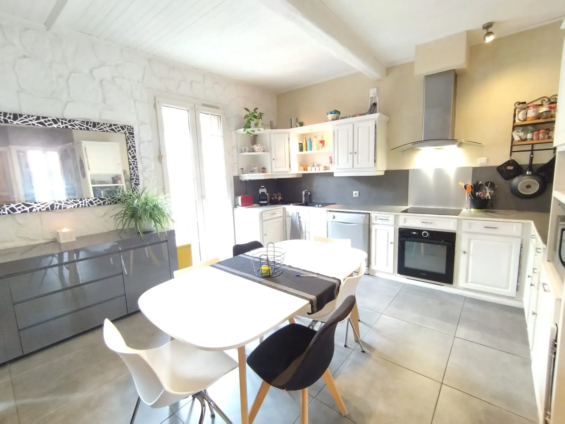 Maison de village rénovée à Cabestany avec garage et grande suite parentale 