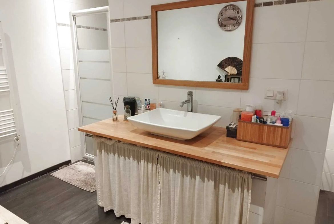 Maison de village rénovée à Cabestany avec garage et grande suite parentale 