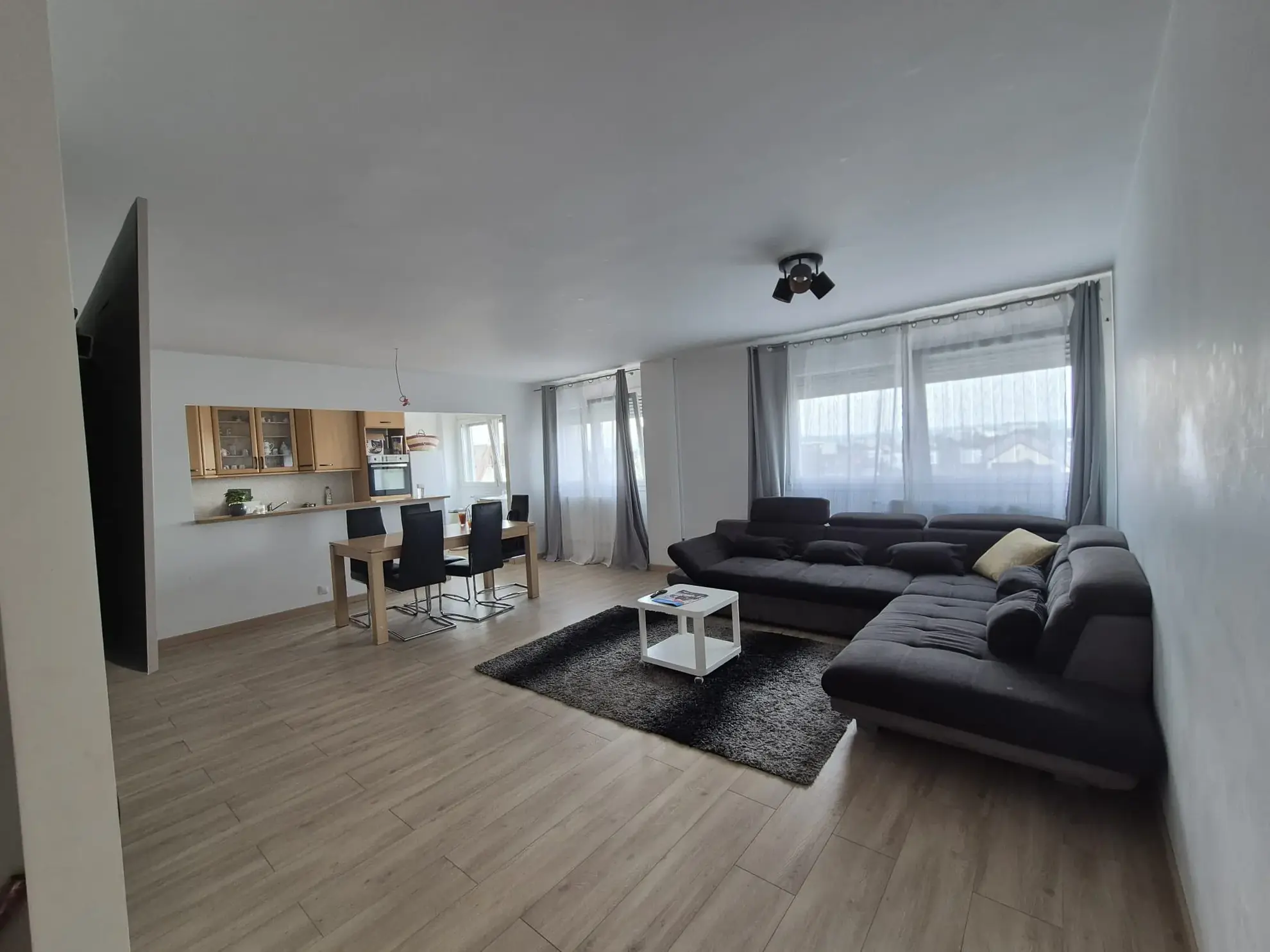 Appartement 4 pièces lumineux avec vue panoramique à Saint-Louis 