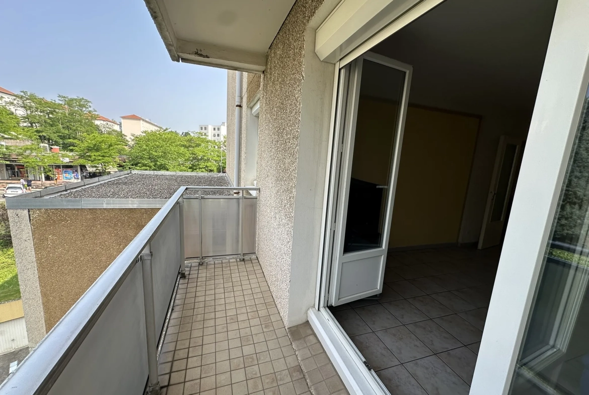Appartement T3 à Rénover avec Balcon et Garage à Saint-Étienne – Idéal Premier Achat 