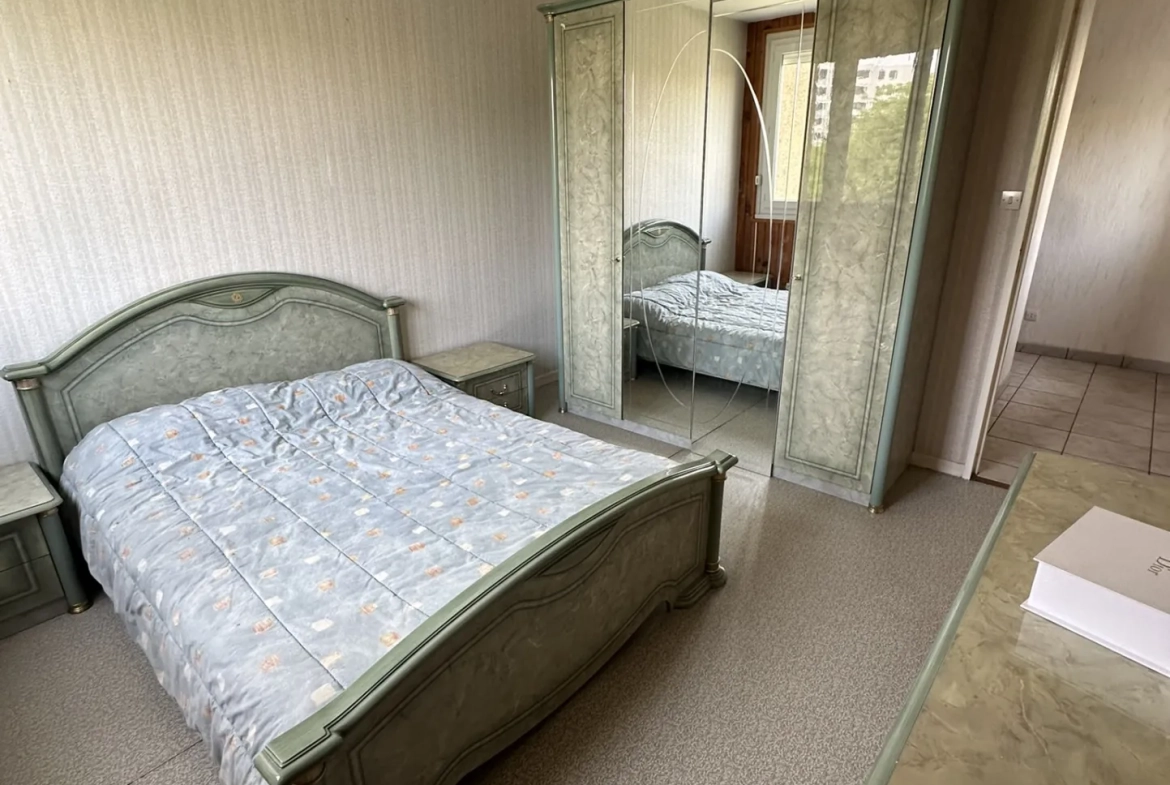 Appartement T3 à Rénover avec Balcon et Garage à Saint-Étienne – Idéal Premier Achat 