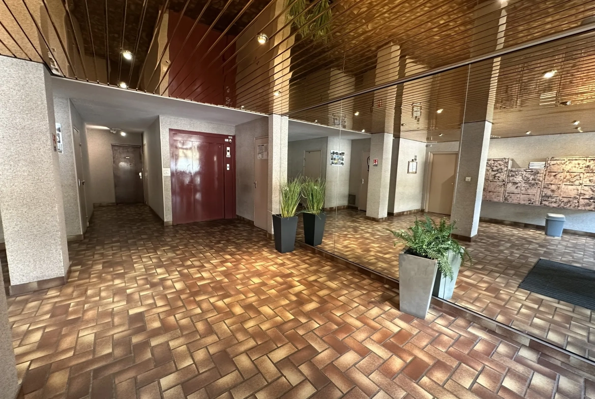 Appartement T3 à Rénover avec Balcon et Garage à Saint-Étienne – Idéal Premier Achat 
