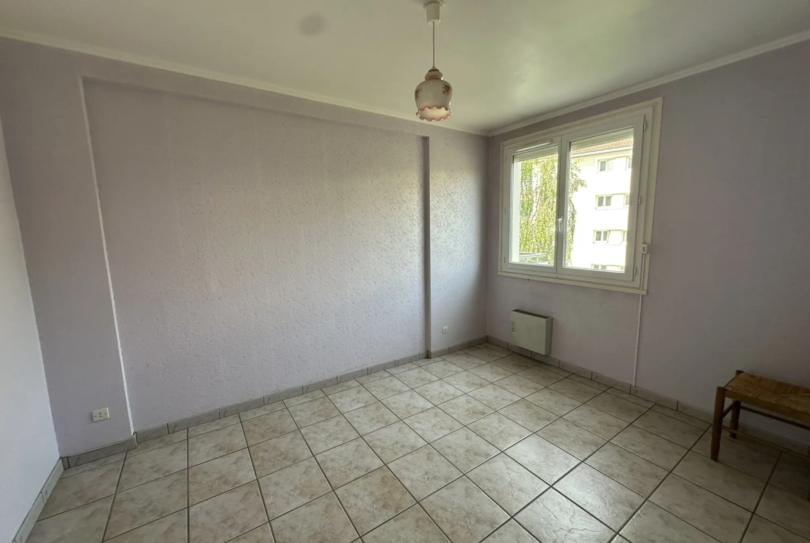 Appartement T3 à Rénover avec Balcon et Garage à Saint-Étienne – Idéal Premier Achat 