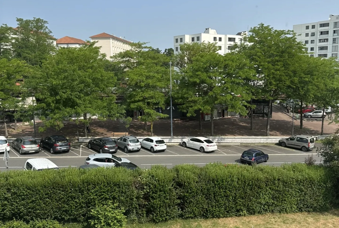 Appartement T3 à Rénover avec Balcon et Garage à Saint-Étienne – Idéal Premier Achat 