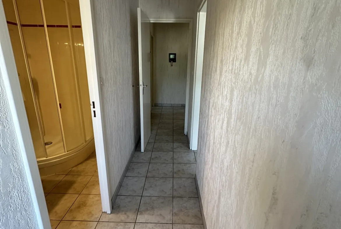Appartement T3 à Rénover avec Balcon et Garage à Saint-Étienne – Idéal Premier Achat 