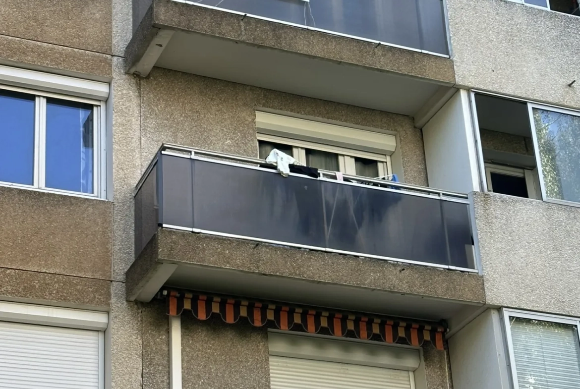 Appartement T3 à Rénover avec Balcon et Garage à Saint-Étienne – Idéal Premier Achat 