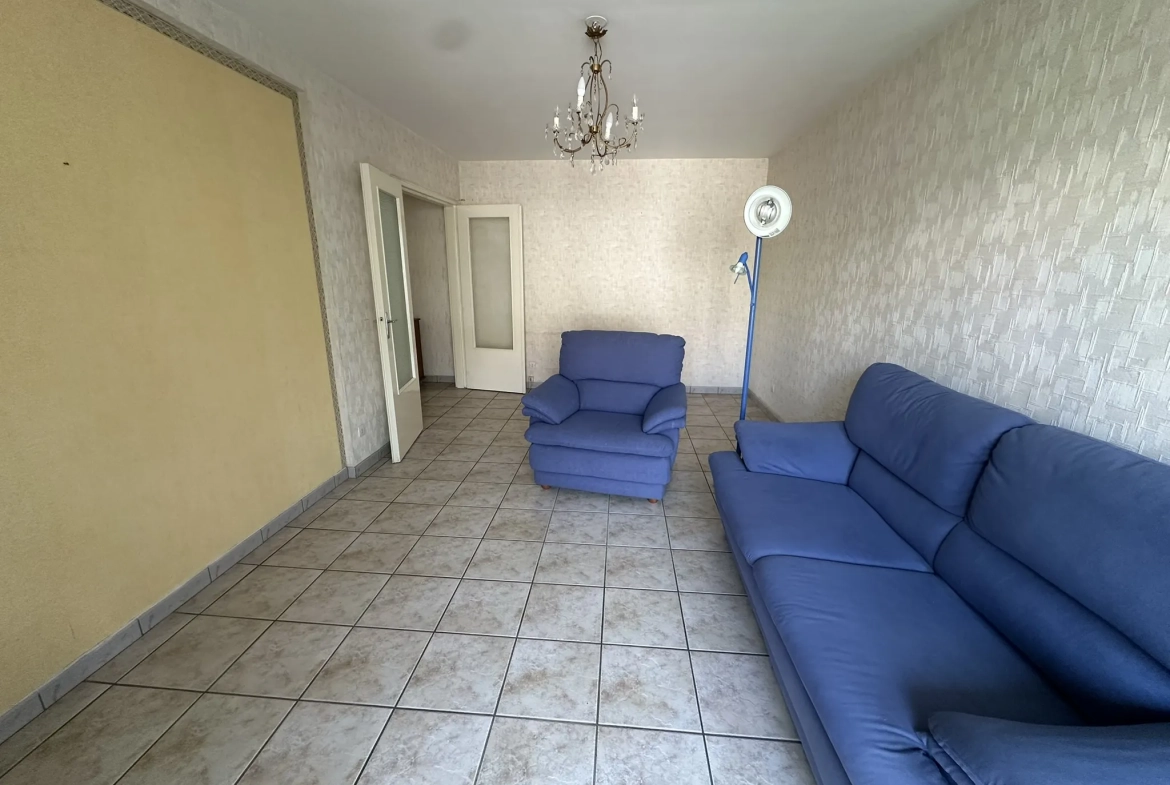 Appartement T3 à Rénover avec Balcon et Garage à Saint-Étienne – Idéal Premier Achat 