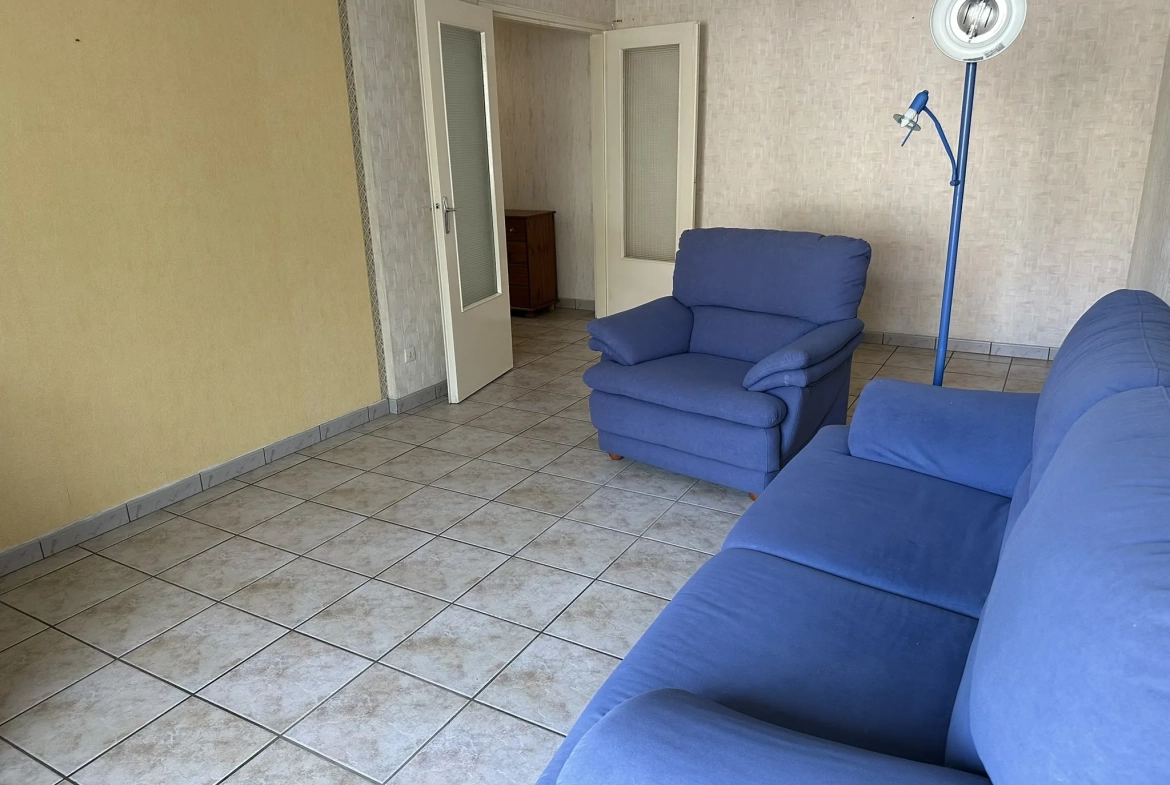 Appartement T3 à Rénover avec Balcon et Garage à Saint-Étienne – Idéal Premier Achat 