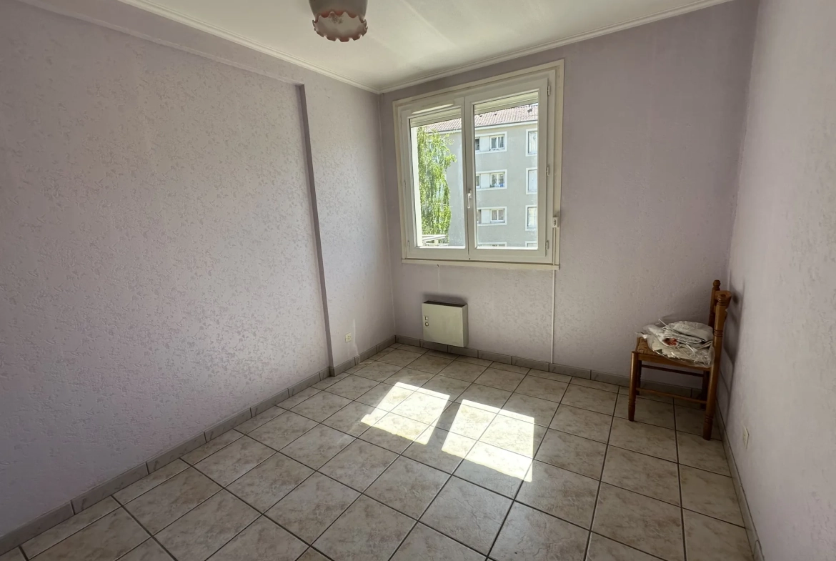 Appartement T3 à Rénover avec Balcon et Garage à Saint-Étienne – Idéal Premier Achat 