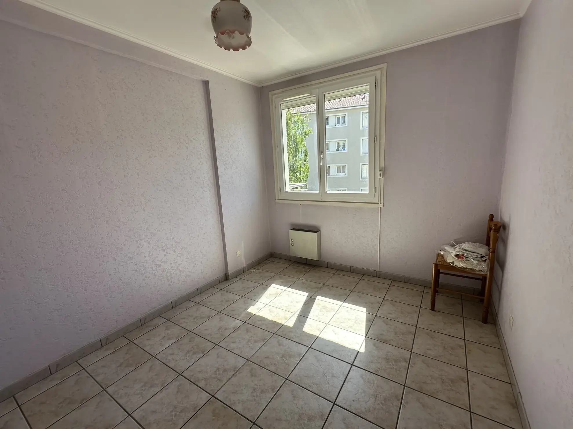 Appartement T3 à Rénover avec Balcon et Garage à Saint-Étienne – Idéal Premier Achat 