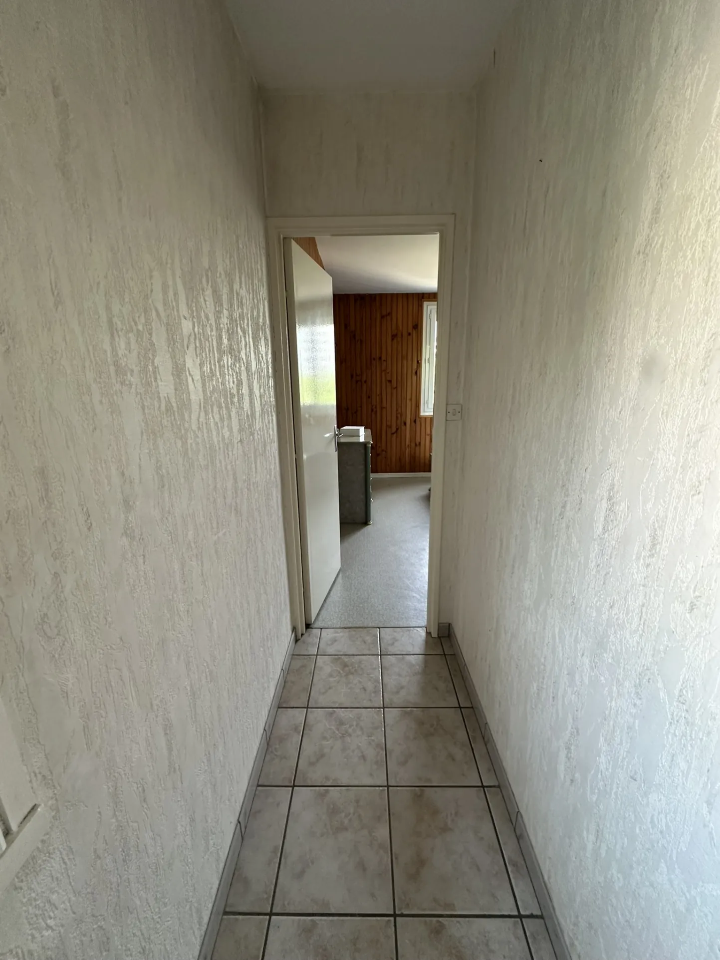 Appartement T3 à Rénover avec Balcon et Garage à Saint-Étienne – Idéal Premier Achat 
