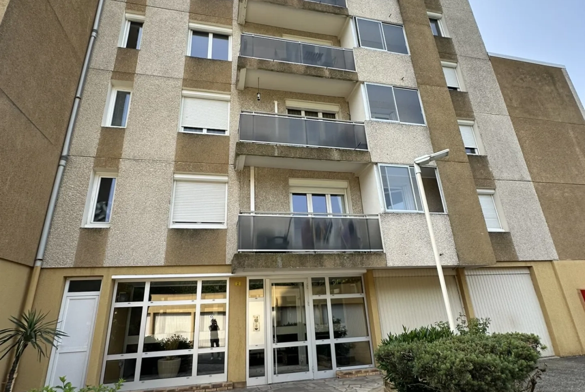 Appartement T3 à Rénover avec Balcon et Garage à Saint-Étienne – Idéal Premier Achat 