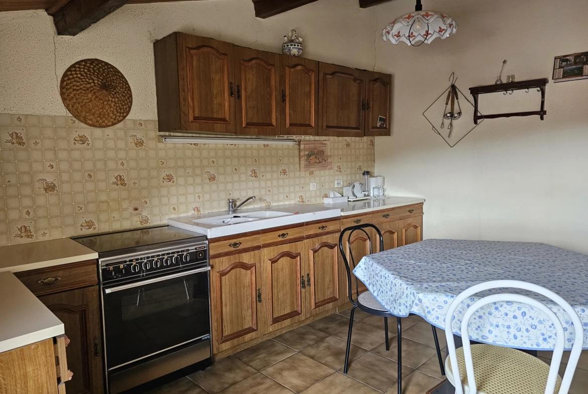 Spacieuse maison de village à Novéant-Sur-Moselle avec terrasse et 7 chambres 