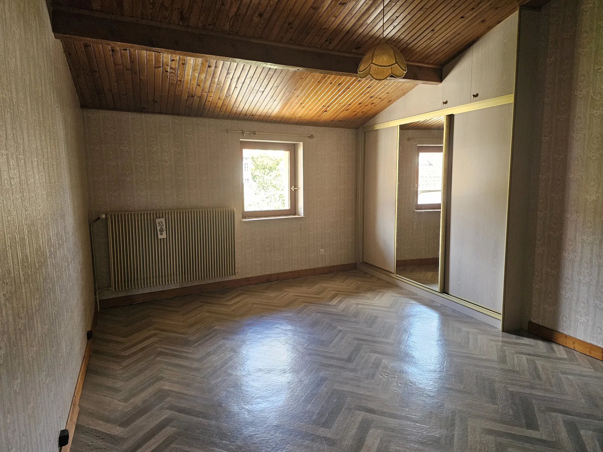 Spacieuse maison de village à Novéant-Sur-Moselle avec terrasse et 7 chambres 