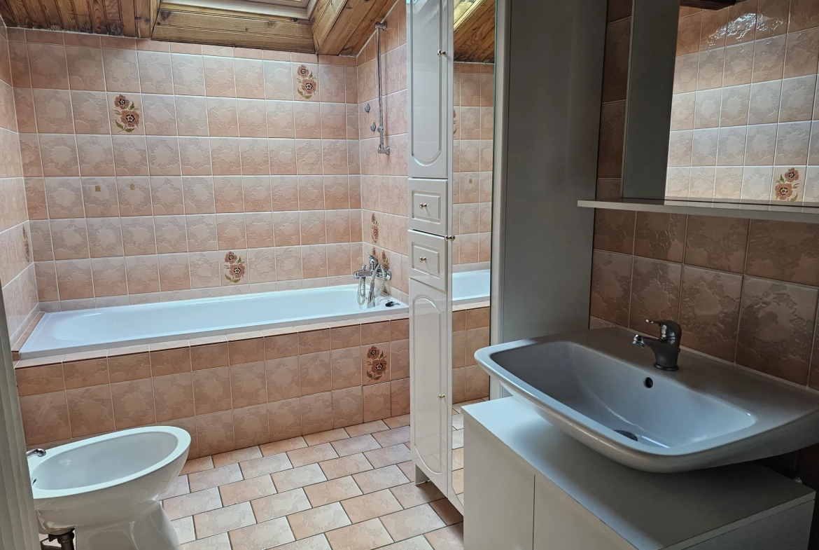 Spacieuse maison de village à Novéant-Sur-Moselle avec terrasse et 7 chambres 