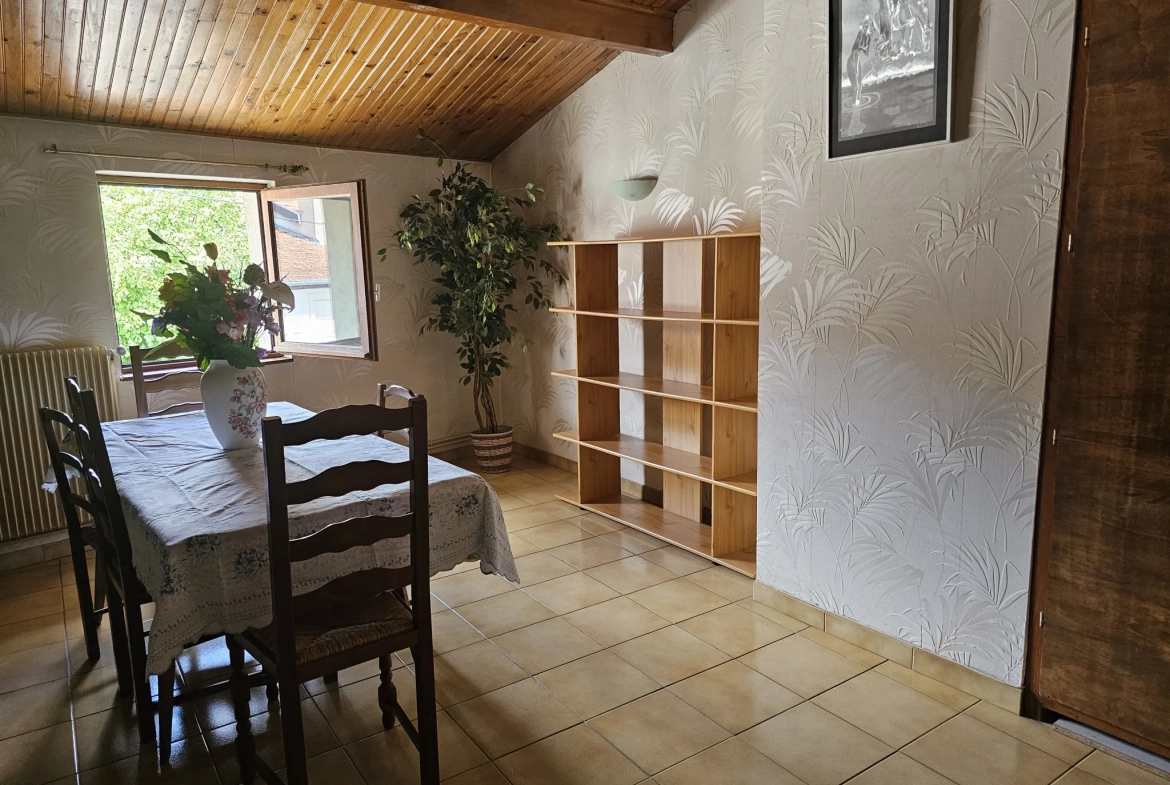 Spacieuse maison de village à Novéant-Sur-Moselle avec terrasse et 7 chambres 