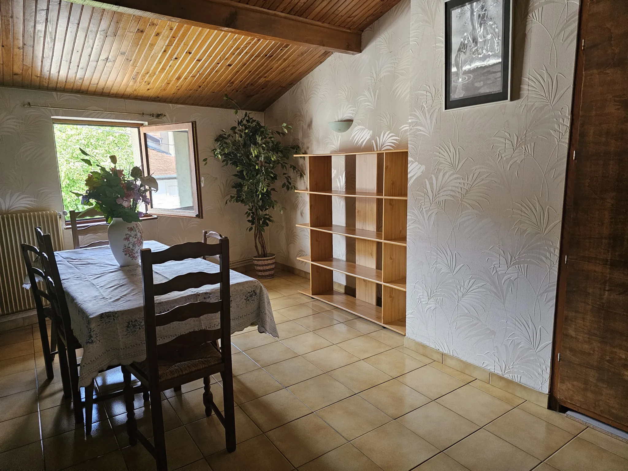 Spacieuse maison de village à Novéant-Sur-Moselle avec terrasse et 7 chambres 