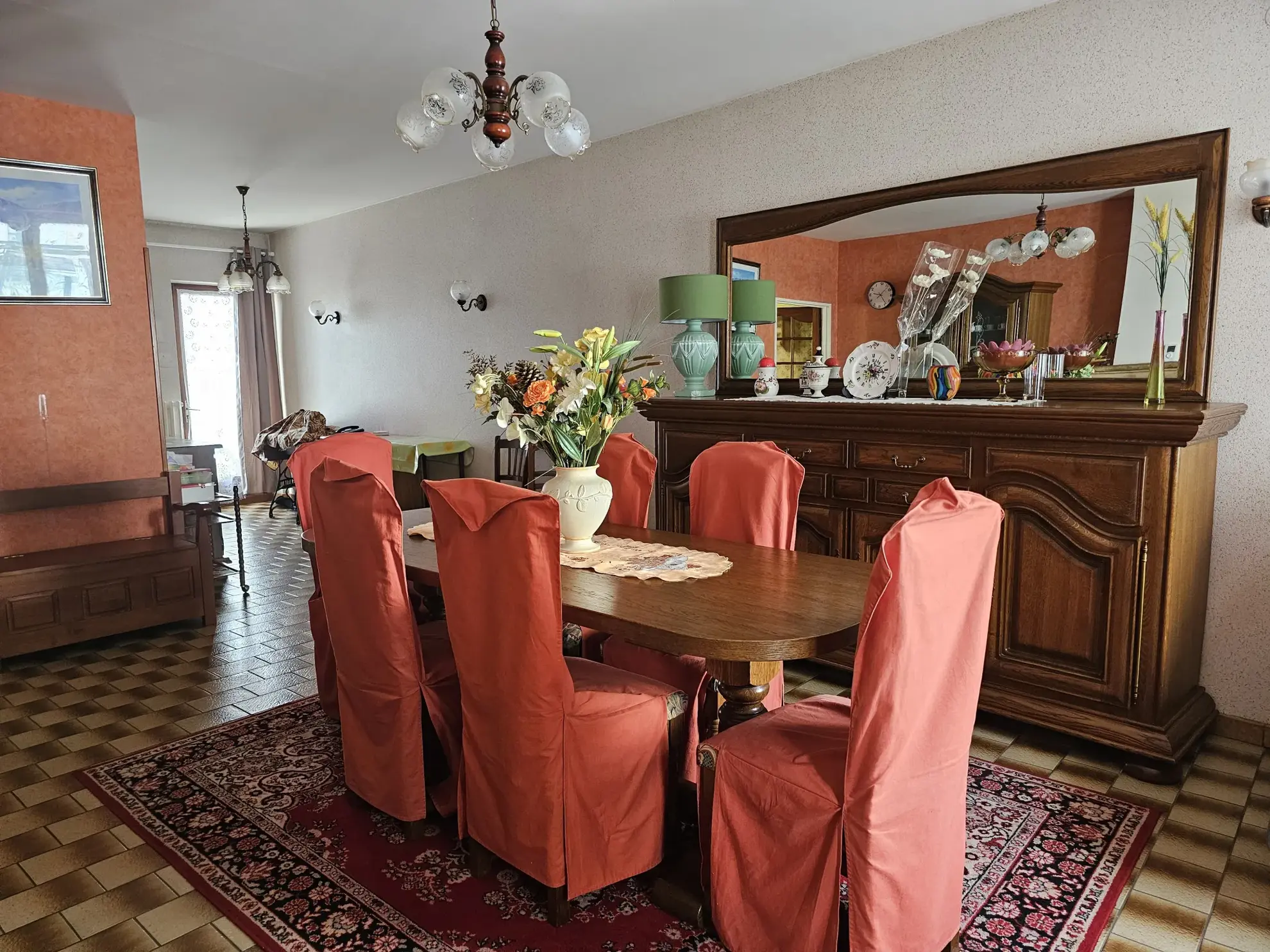 Spacieuse maison de village à Novéant-Sur-Moselle avec terrasse et 7 chambres 