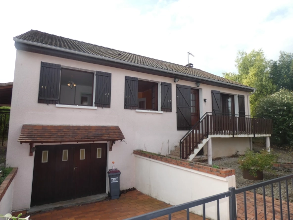 Maison familiale avec sous-sol total à Migennes - 3 chambres, garage, terrasse