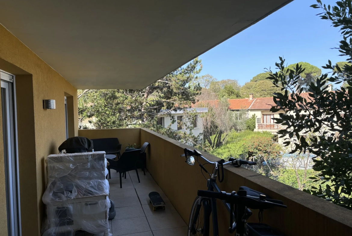 Appartement 3 pièces à vendre à Montpellier Hôpitaux-Facs avec terrasse et parking 