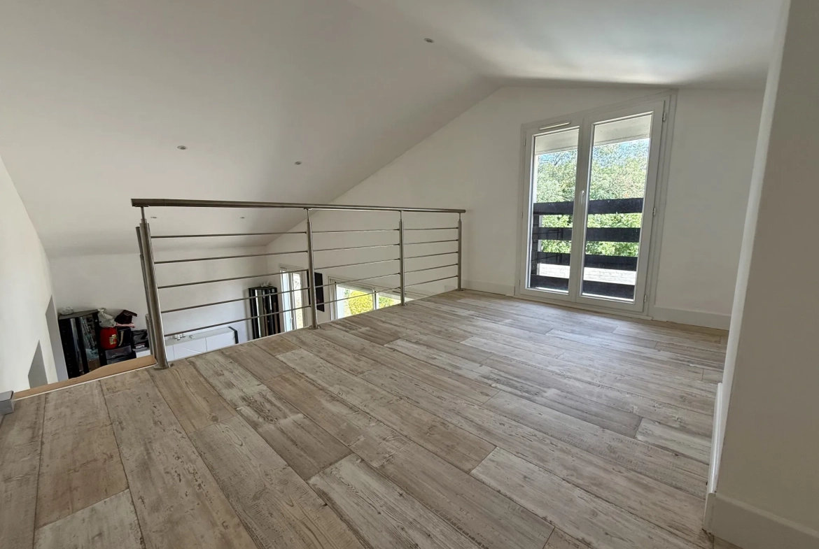 Maison familiale de 130 m² à Libourne avec piscine et extérieur arboré 