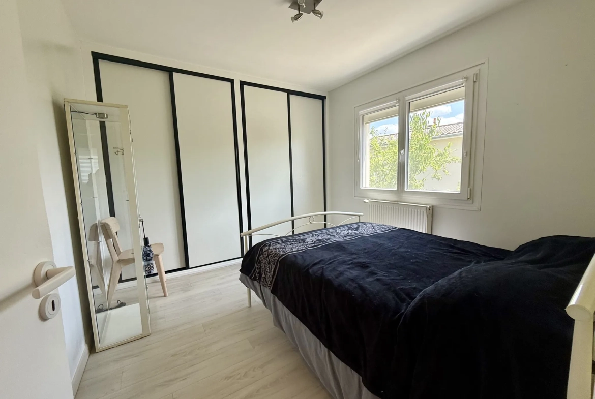 Maison familiale de 130 m² à Libourne avec piscine et extérieur arboré 