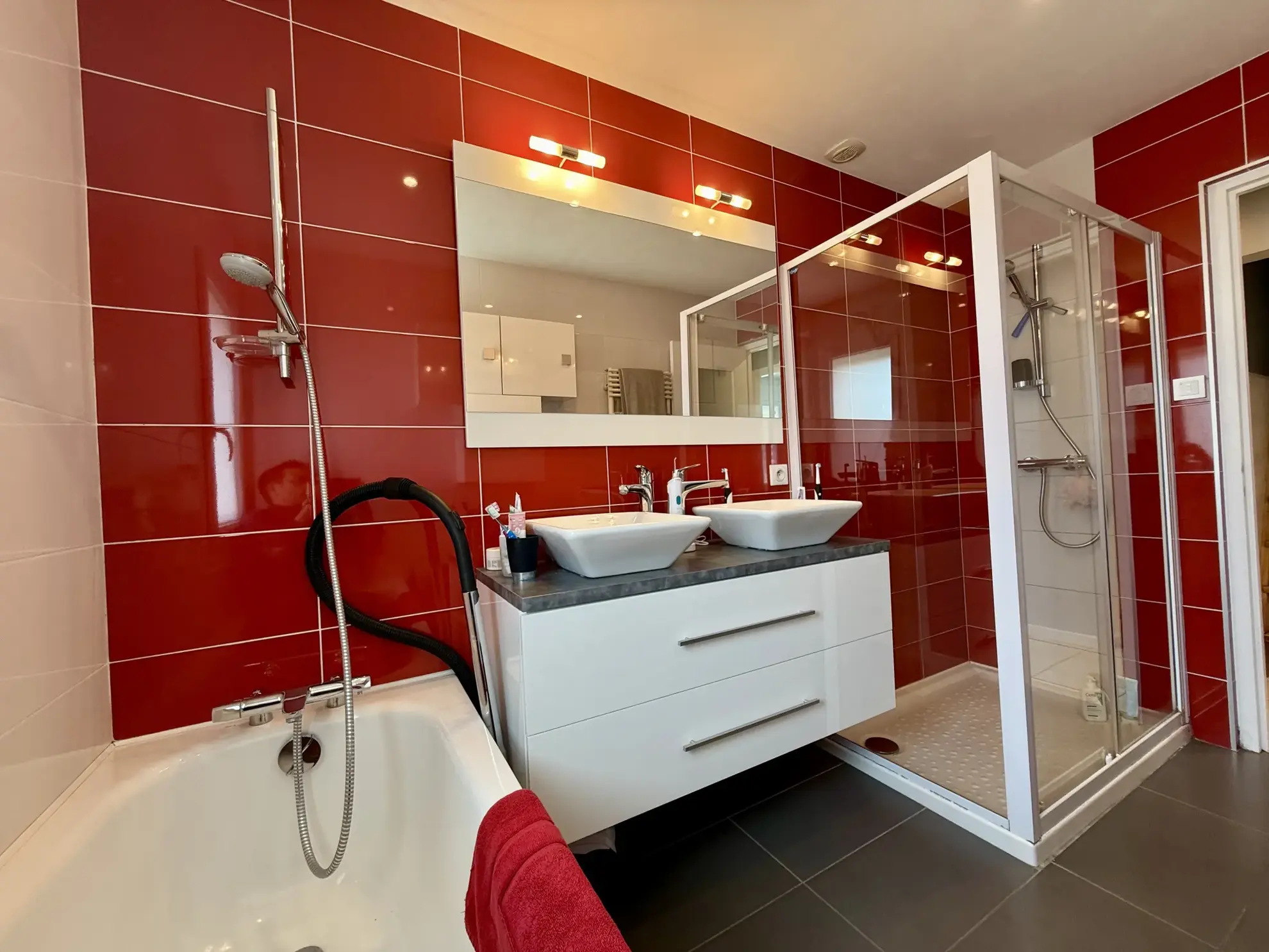 Maison familiale de 130 m² à Libourne avec piscine et extérieur arboré 