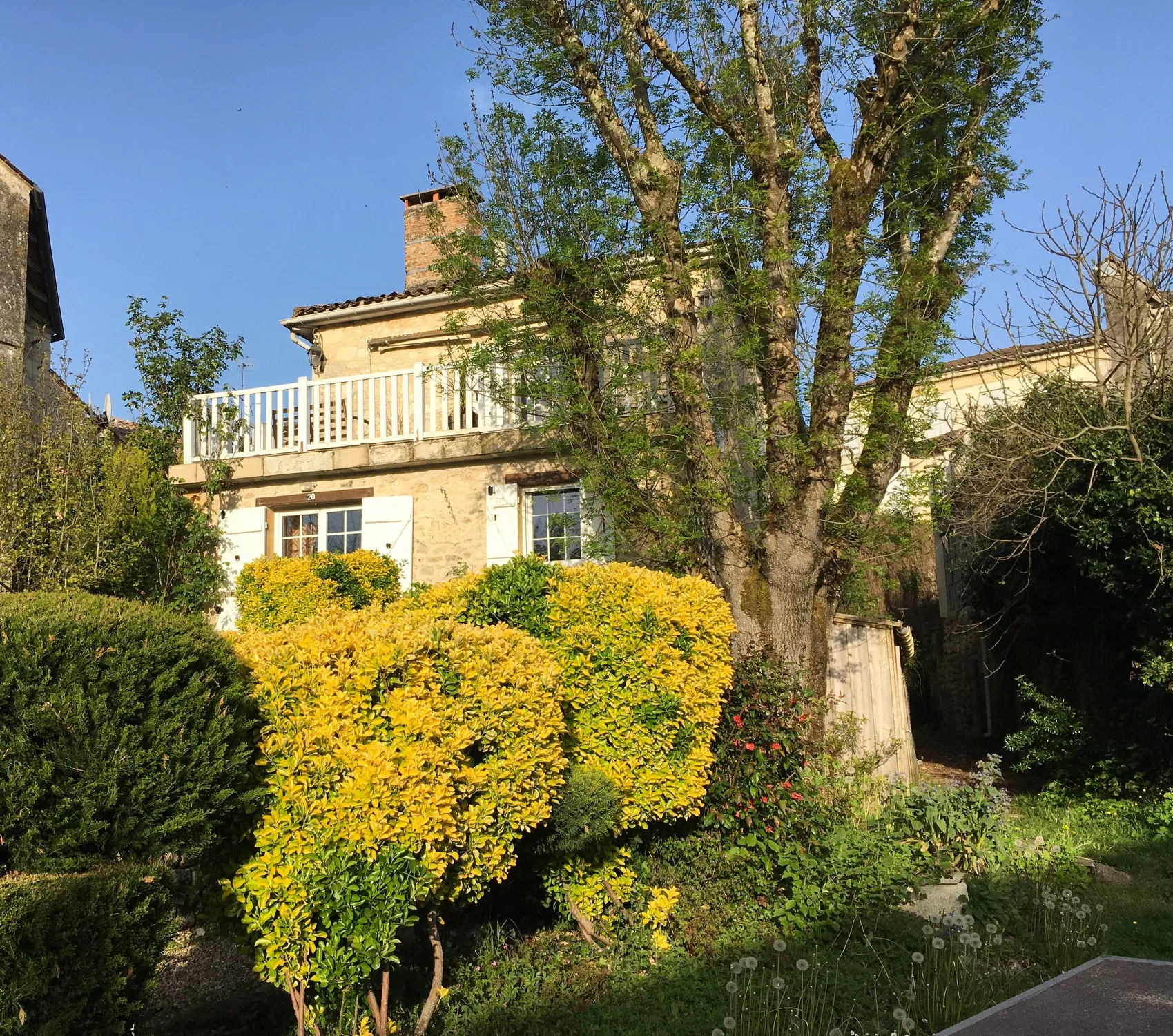 Charmante maison avec vue sur la Dordogne à Castillon la Bataille 