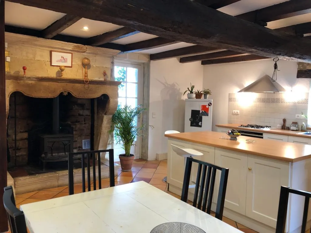 Charmante maison avec vue sur la Dordogne à Castillon la Bataille 
