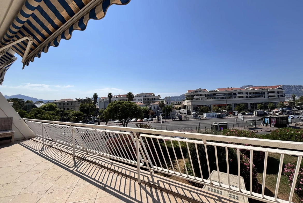 Appartement 2 pièces avec vue mer dans le quartier La Plage à Marseille 