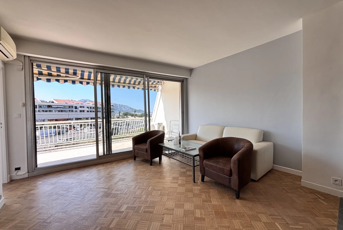 Appartement 2 pièces avec vue mer dans le quartier La Plage à Marseille 