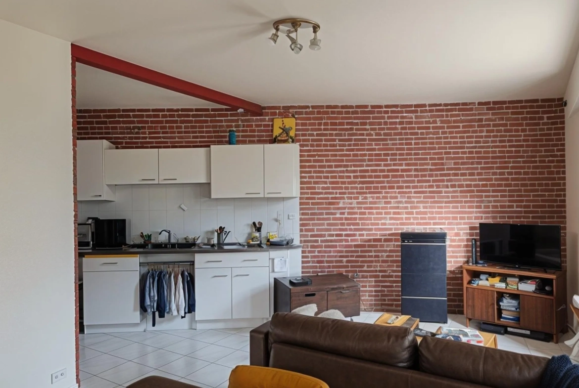 Maison de village atypique avec garage et proximité commerces à Saint Didier en Velay 