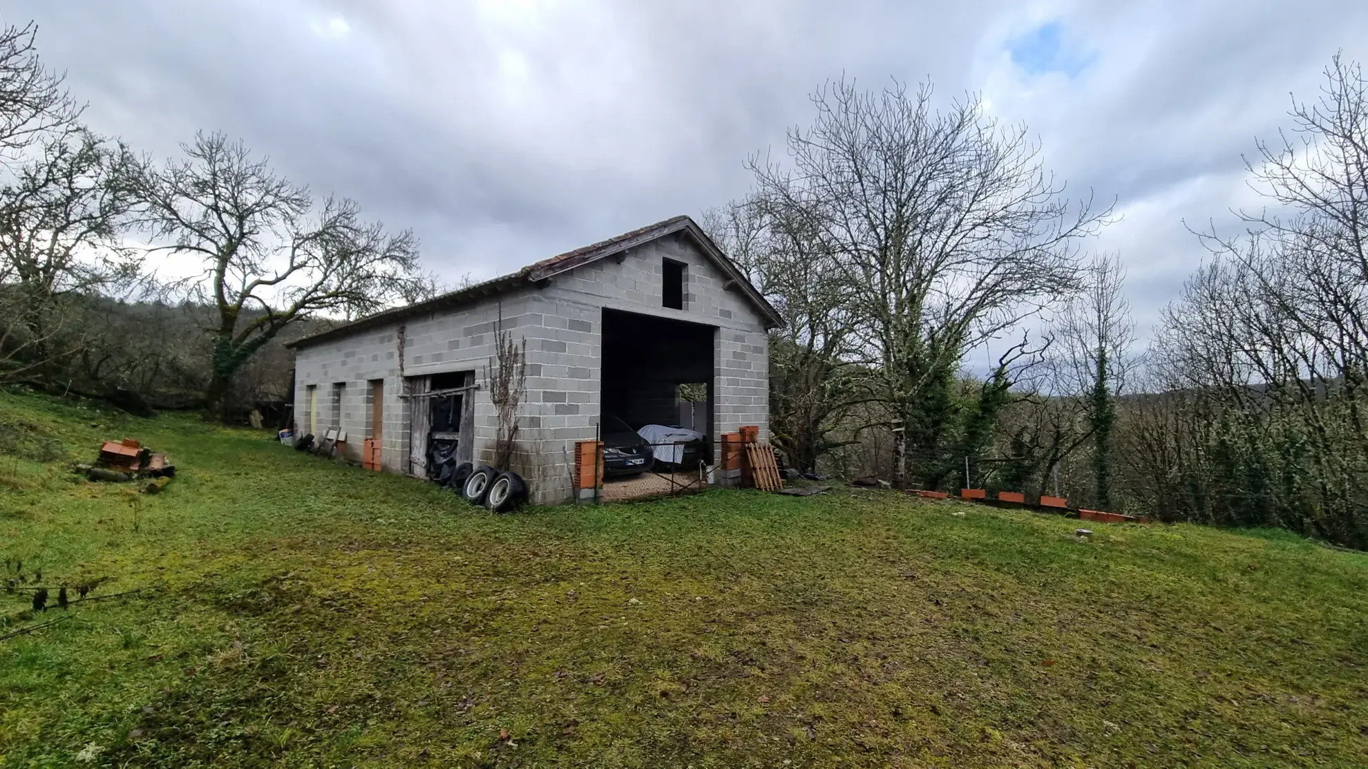 Domaine en pierre à proximité de Cahors avec potentiel exceptionnel 