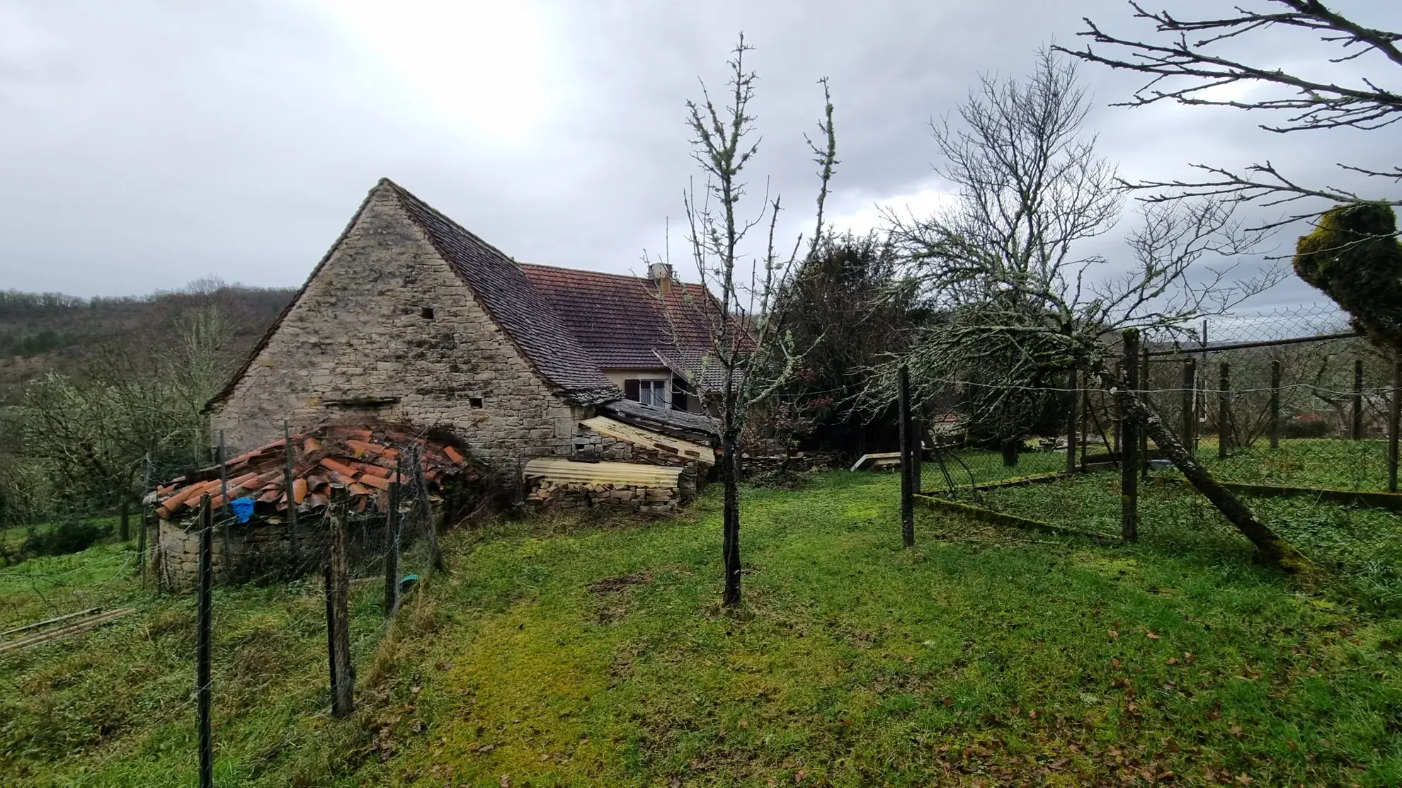 Domaine en pierre à proximité de Cahors avec potentiel exceptionnel 