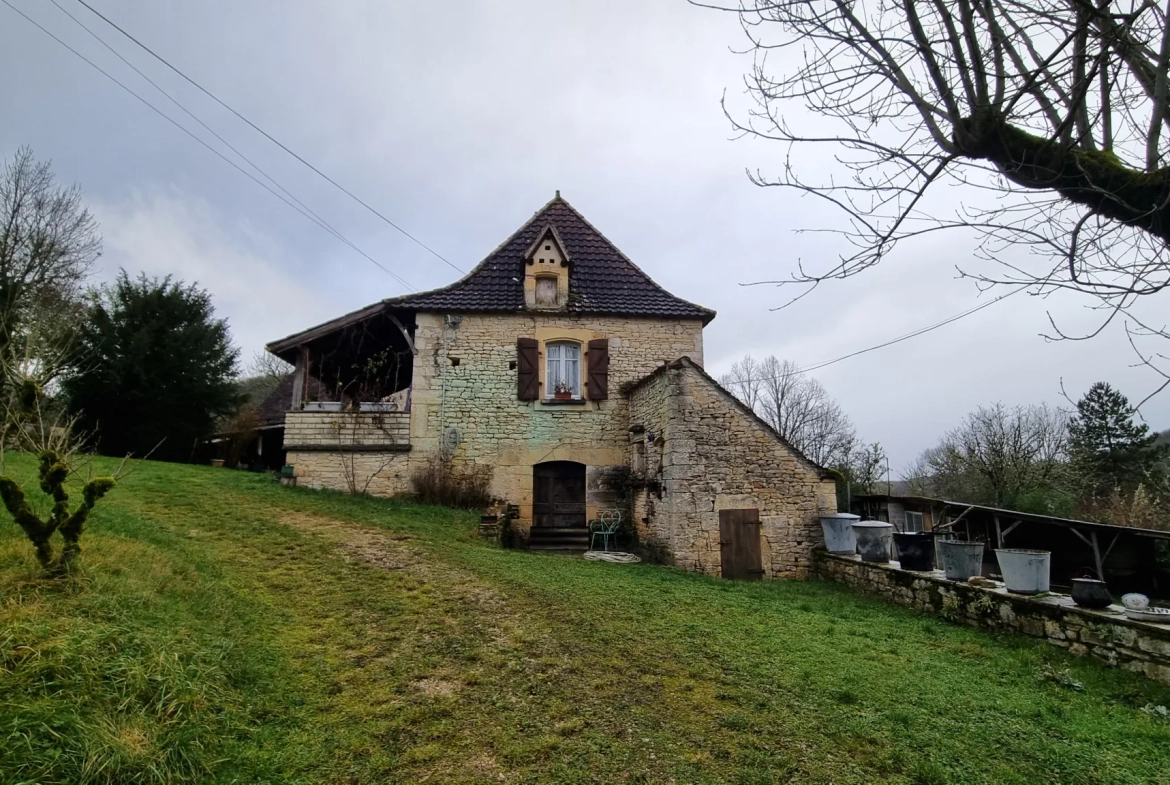 Domaine en pierre à proximité de Cahors avec potentiel exceptionnel 